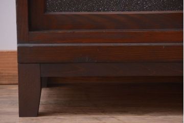 レトロ家具　昭和レトロ　ダイヤガラスがかわいい和製アンティーク食器棚(カップボード)