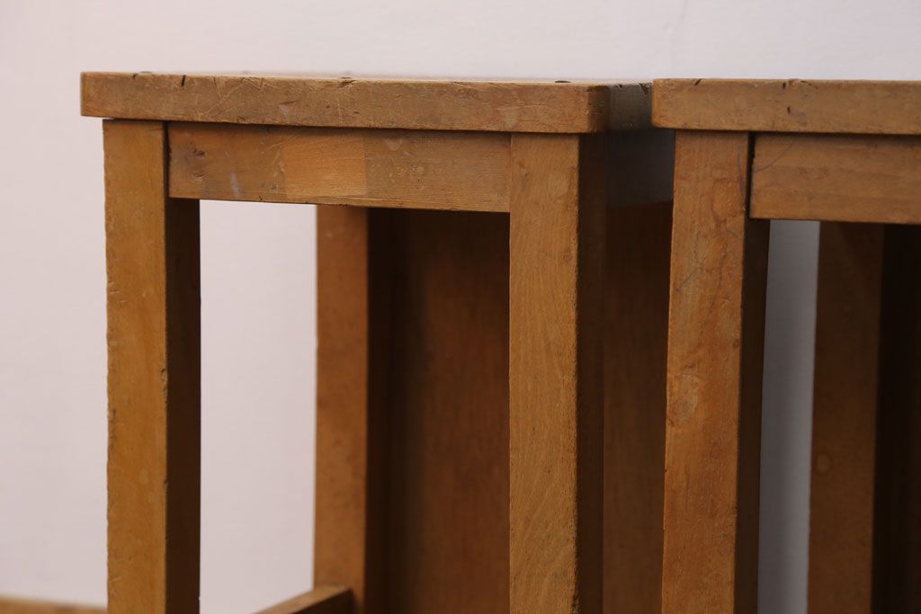 ヴィンテージ家具　ビンテージ　古い木のレトロな角スツール2脚セット