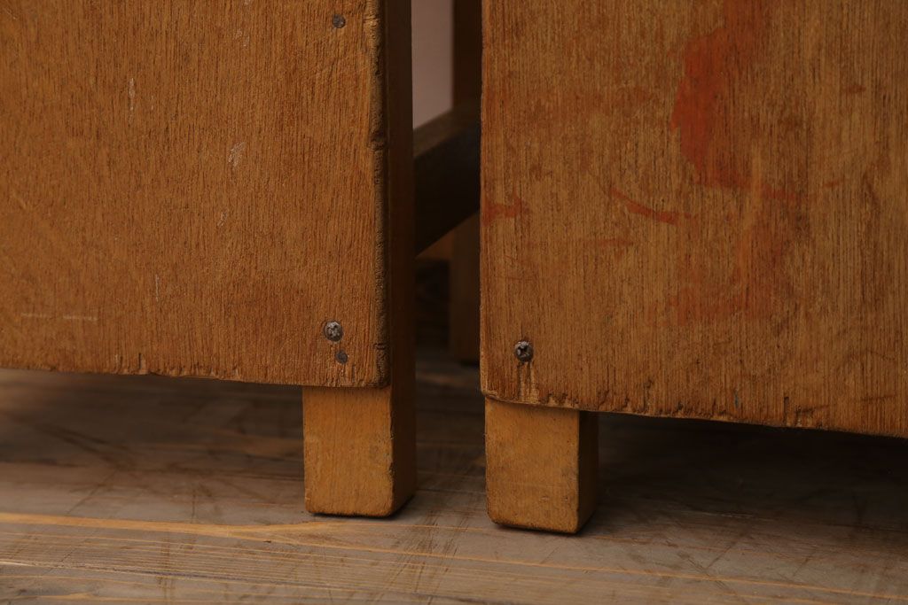 ヴィンテージ家具　ビンテージ　古い木のレトロな角スツール2脚セット