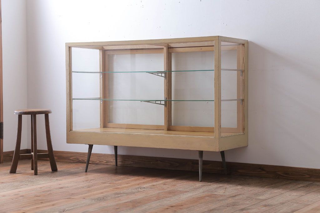 ヴィンテージ家具　昭和レトロ　鉄脚付きビンテージガラスケース(ショーケース)