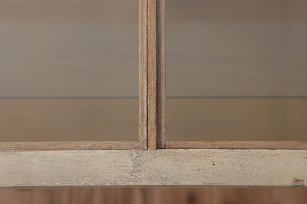 ヴィンテージ家具　昭和レトロ　鉄脚付きビンテージガラスケース(ショーケース)