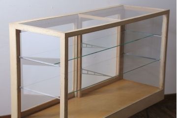 ヴィンテージ家具　昭和レトロ　鉄脚付きビンテージガラスケース(ショーケース)