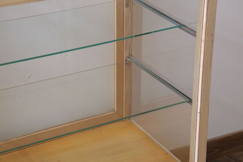 ヴィンテージ家具　昭和レトロ　鉄脚付きビンテージガラスケース(ショーケース)