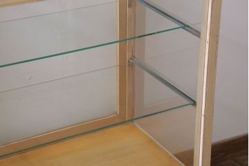ヴィンテージ家具　昭和レトロ　鉄脚付きビンテージガラスケース(ショーケース)