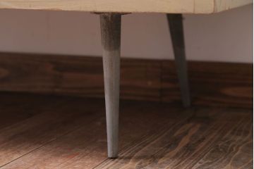 ヴィンテージ家具　昭和レトロ　鉄脚付きビンテージガラスケース(ショーケース)