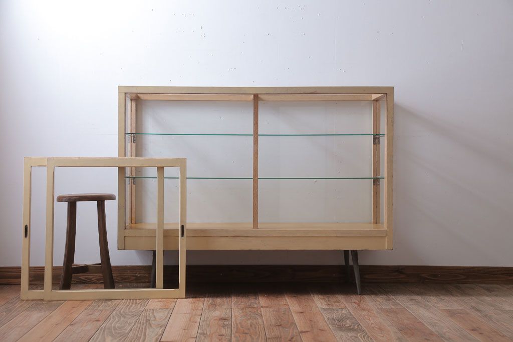 ヴィンテージ家具　昭和レトロ　鉄脚付きビンテージガラスケース(ショーケース)