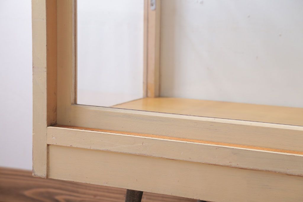 ヴィンテージ家具　昭和レトロ　鉄脚付きビンテージガラスケース(ショーケース)