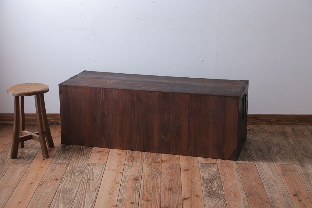 アンティーク家具　古民具・骨董　シンプルなアンティーク時代箪笥テレビボード(ローボード)(1)