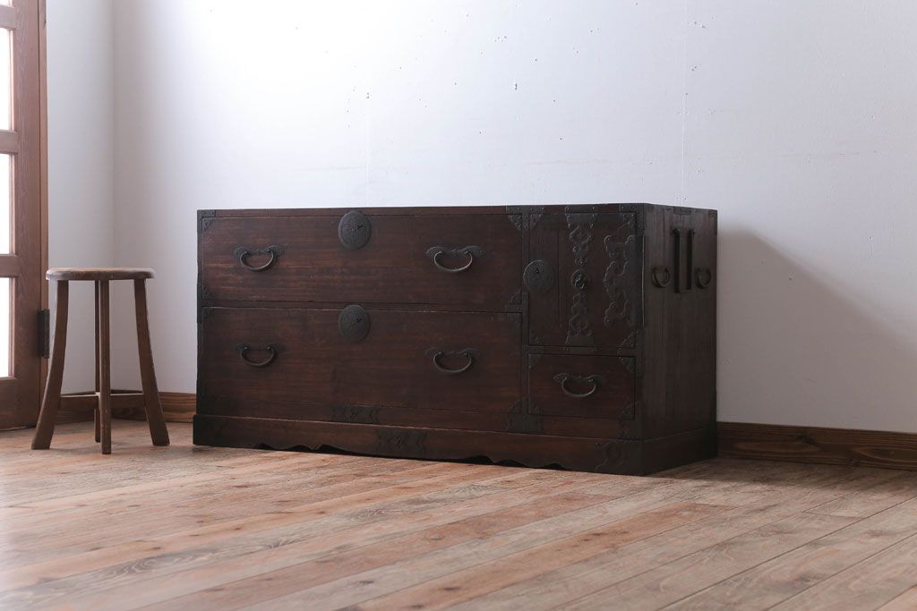 アンティーク家具　古民具・骨董　シンプルなアンティーク時代箪笥テレビボード(ローボード)(2)