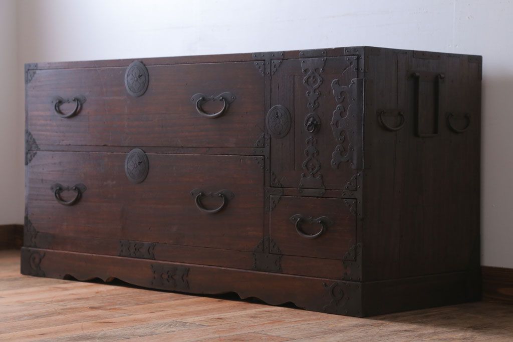 アンティーク家具　古民具・骨董　シンプルなアンティーク時代箪笥テレビボード(ローボード)(2)