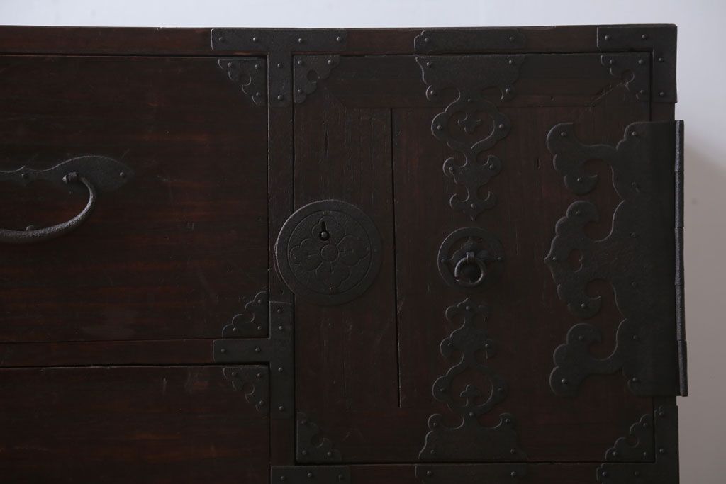 アンティーク家具　古民具・骨董　シンプルなアンティーク時代箪笥テレビボード(ローボード)(2)