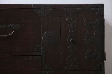 アンティーク家具　古民具・骨董　シンプルなアンティーク時代箪笥テレビボード(ローボード)(2)