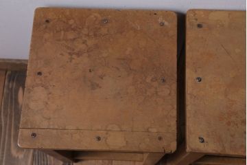 ヴィンテージ家具　ビンテージ　古い木のレトロな角スツール2脚セット(2)