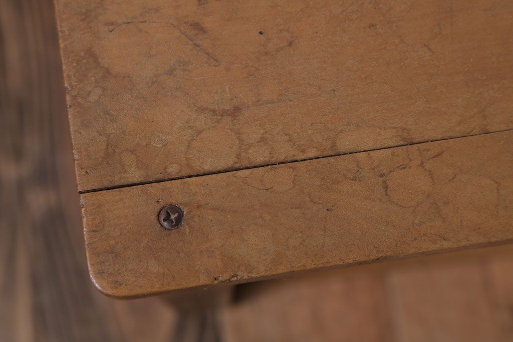 ヴィンテージ家具　ビンテージ　古い木のレトロな角スツール2脚セット(2)