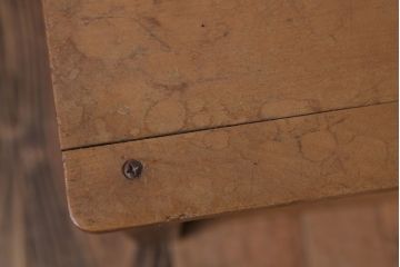 ヴィンテージ家具　ビンテージ　古い木のレトロな角スツール2脚セット(2)