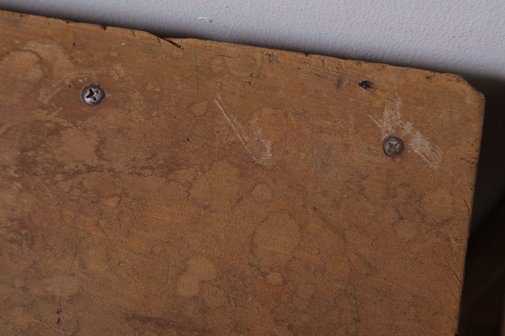 ヴィンテージ家具　ビンテージ　古い木のレトロな角スツール2脚セット(2)