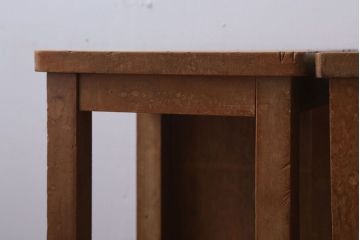 ヴィンテージ家具　ビンテージ　古い木のレトロな角スツール2脚セット(2)