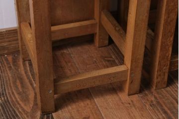 ヴィンテージ家具　ビンテージ　古い木のレトロな角スツール2脚セット(2)