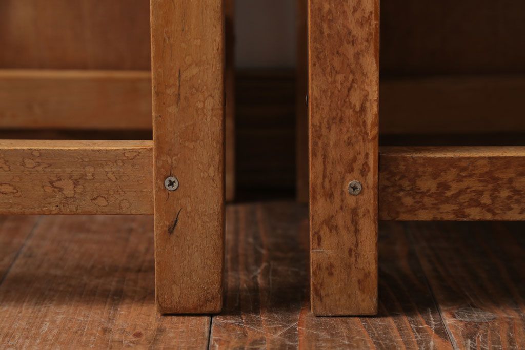 ヴィンテージ家具　ビンテージ　古い木のレトロな角スツール2脚セット(2)