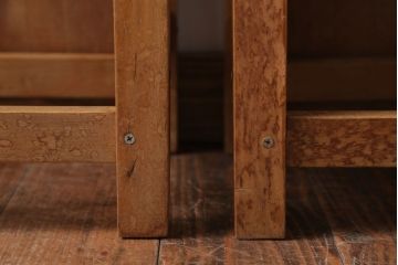 ヴィンテージ家具　ビンテージ　古い木のレトロな角スツール2脚セット(2)