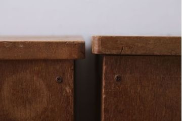 ヴィンテージ家具　ビンテージ　古い木のレトロな角スツール2脚セット(2)