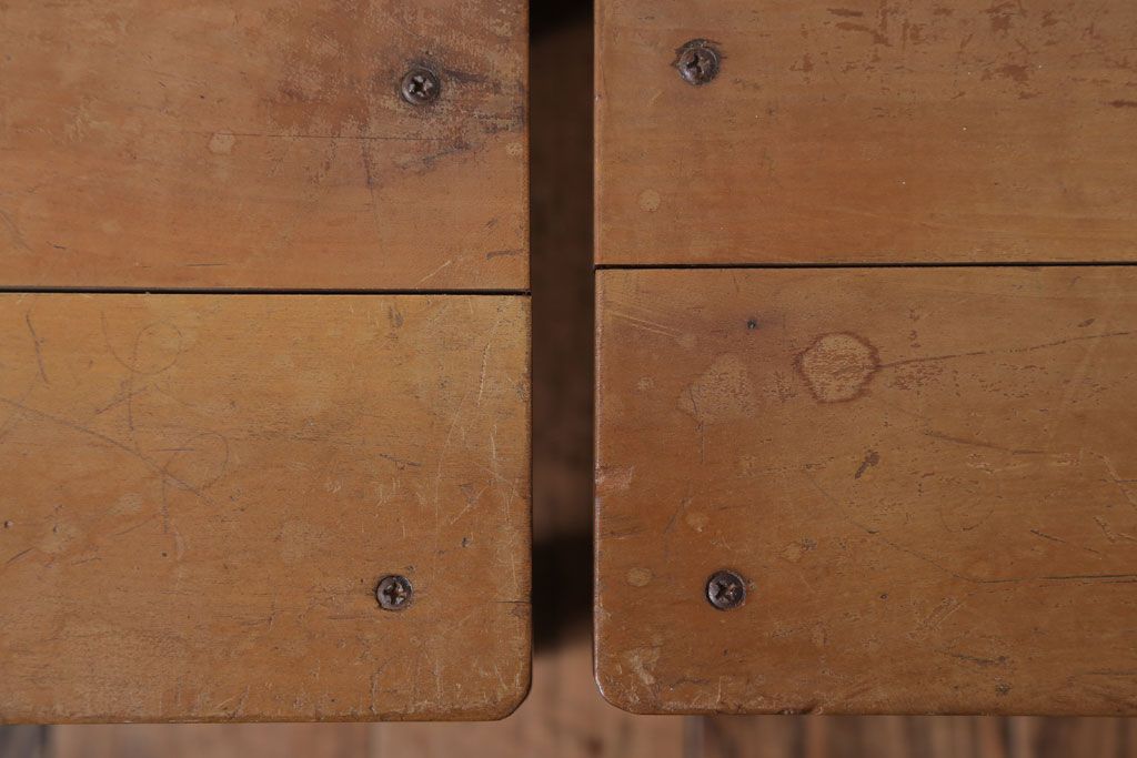 ヴィンテージ家具　ビンテージ　古い木のレトロな角スツール2脚セット(3)