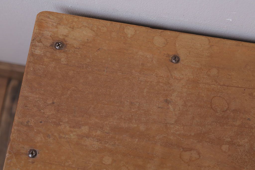 ヴィンテージ家具　ビンテージ　古い木のレトロな角スツール2脚セット(3)