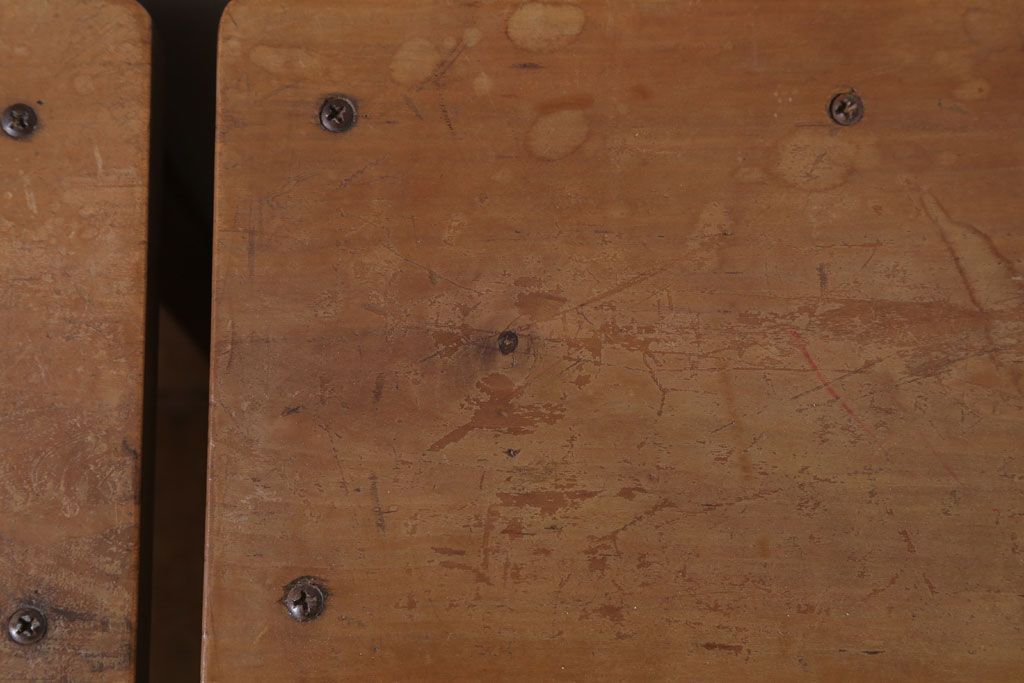 ヴィンテージ家具　ビンテージ　古い木のレトロな角スツール2脚セット(3)