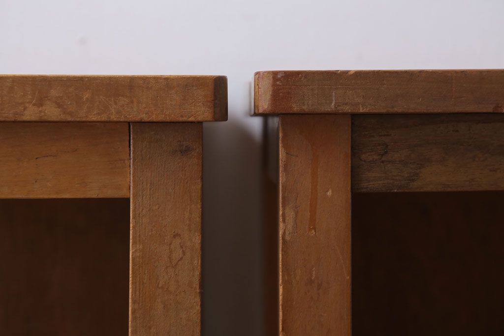 ヴィンテージ家具　ビンテージ　古い木のレトロな角スツール2脚セット(3)