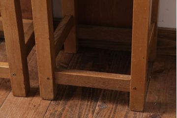 ヴィンテージ家具　ビンテージ　古い木のレトロな角スツール2脚セット(3)