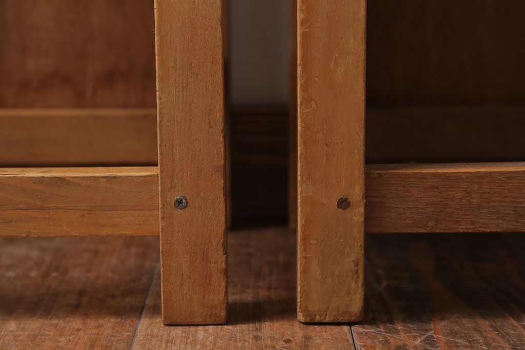 ヴィンテージ家具　ビンテージ　古い木のレトロな角スツール2脚セット(3)