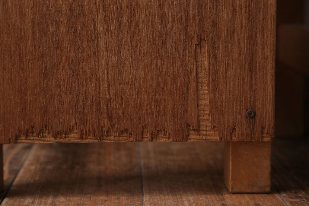 ヴィンテージ家具　ビンテージ　古い木のレトロな角スツール2脚セット(3)