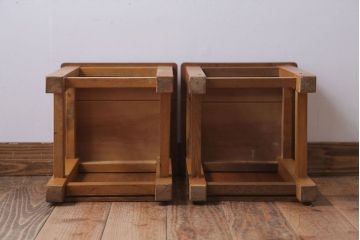 ヴィンテージ家具　ビンテージ　古い木のレトロな角スツール2脚セット(3)