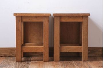 レトロ家具　昭和レトロ　古い学校の木製アンティーク角スツール2脚セット(1)
