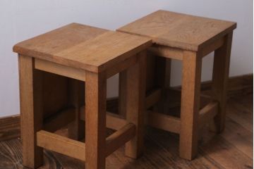 レトロ家具　昭和レトロ　古い学校の木製アンティーク角スツール2脚セット(1)