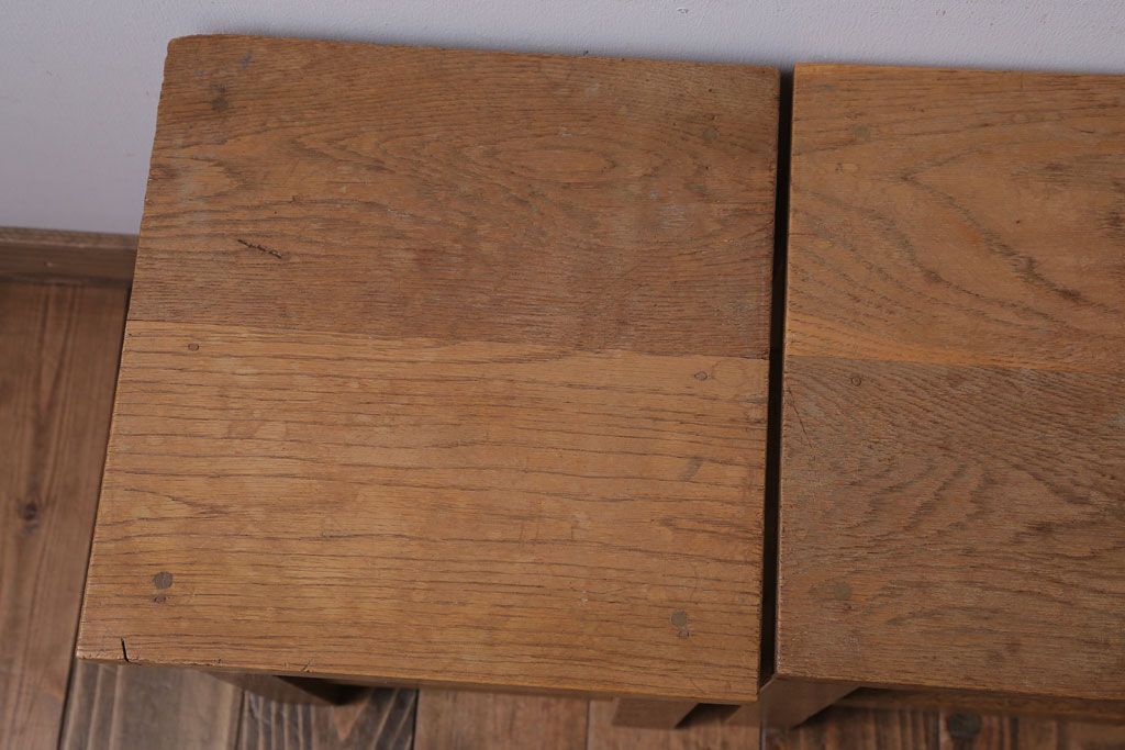 レトロ家具　昭和レトロ　古い学校の木製アンティーク角スツール2脚セット(1)