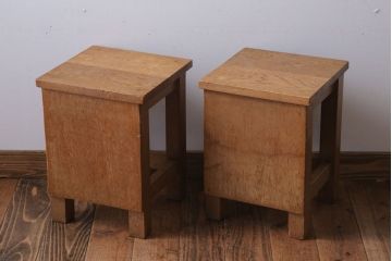 レトロ家具　昭和レトロ　古い学校の木製アンティーク角スツール2脚セット(1)