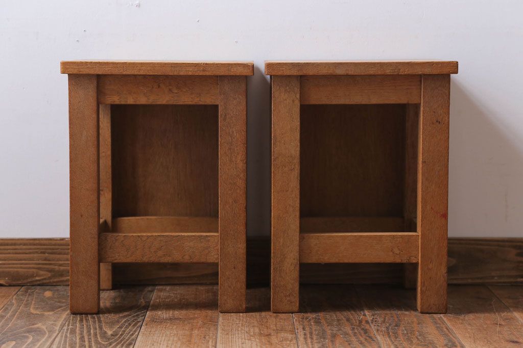 レトロ家具　昭和レトロ　古い学校の木製アンティーク角スツール2脚セット(2)