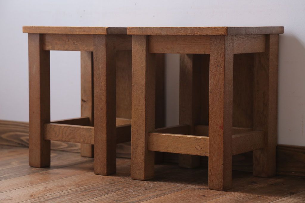 レトロ家具　昭和レトロ　古い学校の木製アンティーク角スツール2脚セット(2)