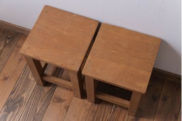 レトロ家具　昭和レトロ　古い学校の木製アンティーク角スツール2脚セット(3)