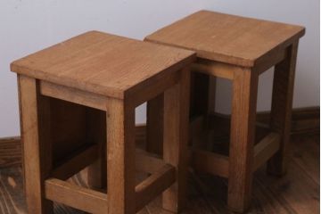レトロ家具　昭和レトロ　古い学校の木製アンティーク角スツール2脚セット(3)