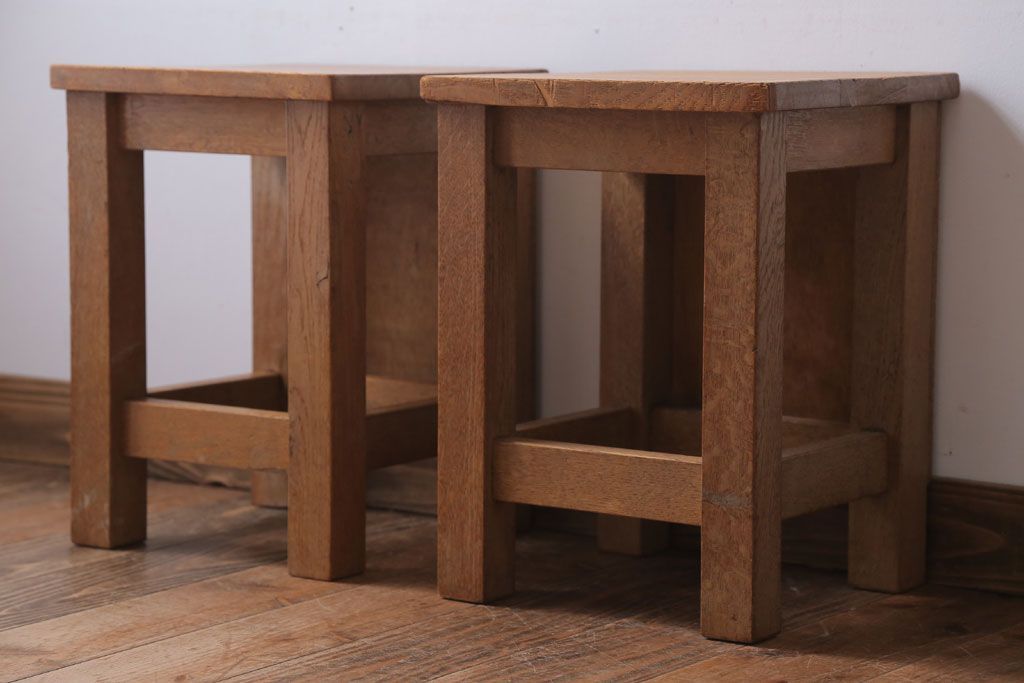 レトロ家具　昭和レトロ　古い学校の木製アンティーク角スツール2脚セット(3)