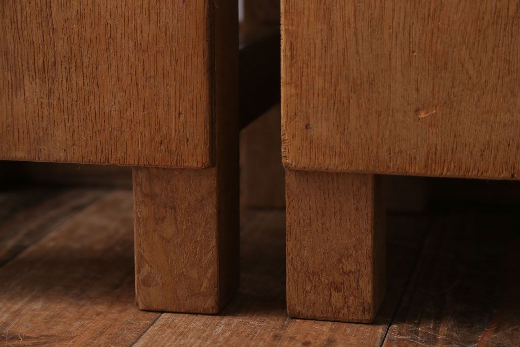 レトロ家具　昭和レトロ　古い学校の木製アンティーク角スツール2脚セット(3)