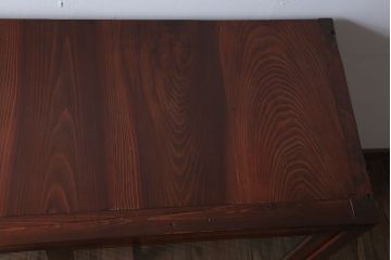 アンティーク家具　和製アンティーク　古い木製のシンプルな脚付き収納棚