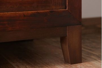 アンティーク家具　和製アンティーク　古い木製のシンプルな脚付き収納棚