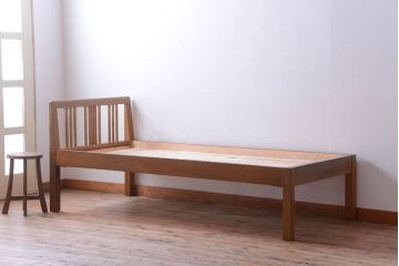 レトロ家具　昭和期　古い木のレトロなベッドフレーム(2)