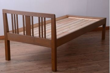 レトロ家具　昭和期　古い木のレトロなベッドフレーム(2)