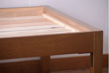 レトロ家具　昭和期　古い木のレトロなベッドフレーム(2)