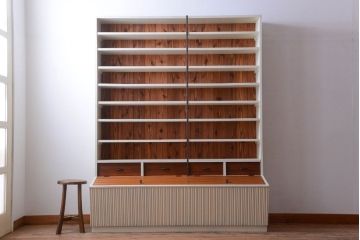 アンティーク家具　アンティーク　店舗什器におすすめ!大きなペイント陳列棚(収納棚)(1)