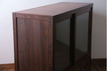 アンティーク家具　和製アンティーク　モールガラス入り!古い木製のシンプルな収納棚